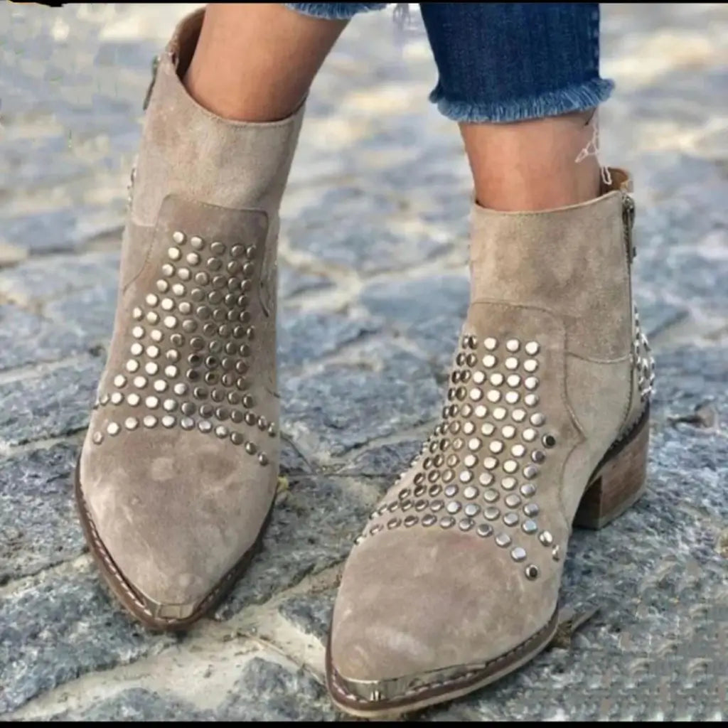 ✨ Last Day ✨ 70% OFF 💥 Studded Suede Textured Pointy Toe Chunky Boots 👢🔥